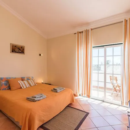 Lovelystay - Wonderful In Private Condominium With Pool