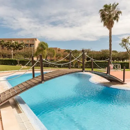 Lovelystay - Wonderful In Private Condominium With Pool Albufeira