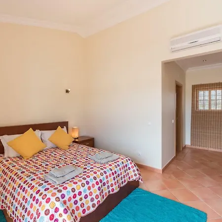 Lovelystay - Wonderful In Private Condominium With Pool Casa vacanze Albufeira