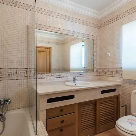 Lovelystay - Wonderful In Private Condominium With Pool Casa vacanze