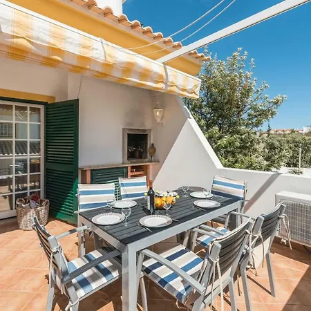 Lovelystay - Wonderful In Private Condominium With Pool Casa vacanze
