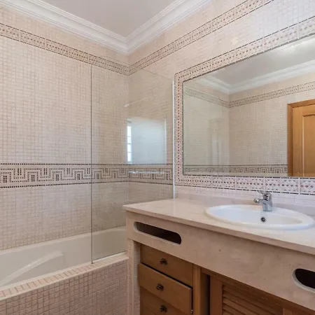 Lovelystay - Wonderful In Private Condominium With Pool Casa vacanze