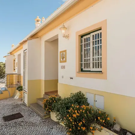 Lovelystay - Wonderful In Private Condominium With Pool Casa vacanze