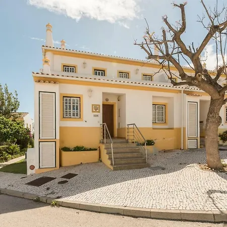 Lovelystay - Wonderful In Private Condominium With Pool * Albufeira