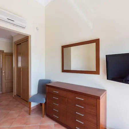 Lovelystay - Wonderful In Private Condominium With Pool Σπίτι διακοπών Αλμπουφέιρα